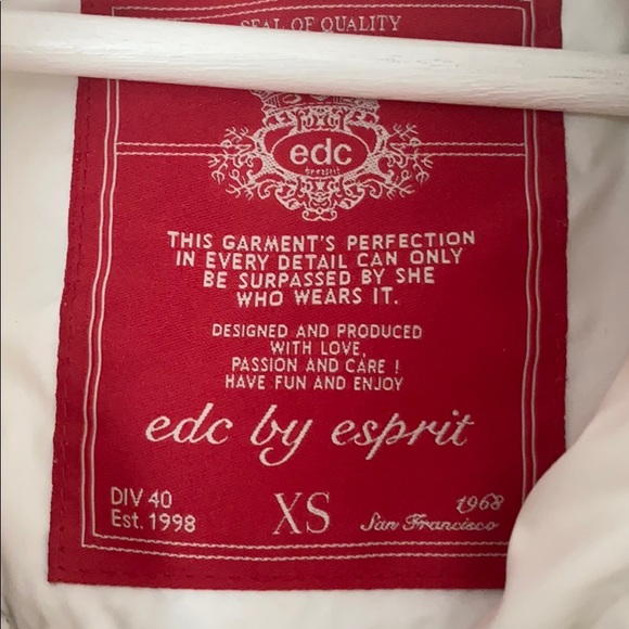 Vest - Picture 2 of 4